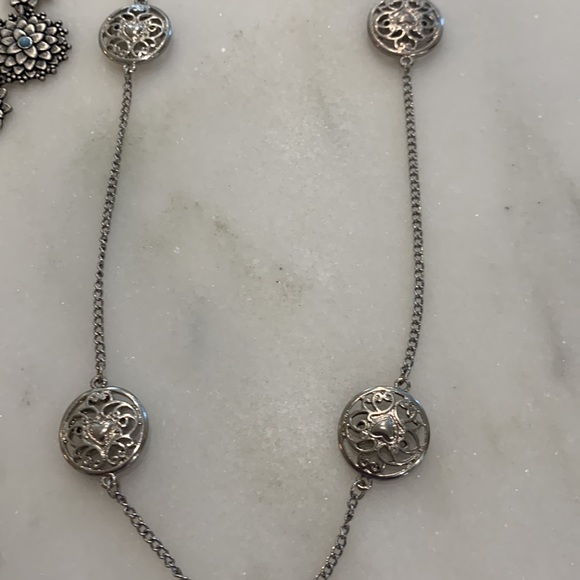 Silver tone necklaces.Good condition - Picture 8 of 9